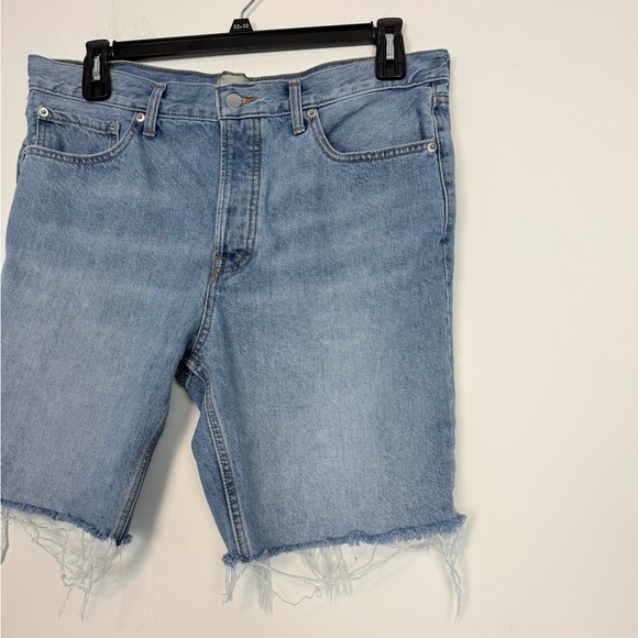 Everlane Men's Denim Cut-Off Shorts. Size 34. Buttonfly. Frayed Hems. - Picture 3 of 14